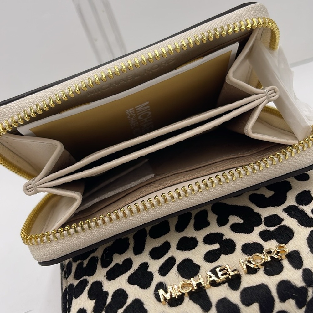 Michael Kors Jet Set Travel MD Zip Around Card Case Wallet (Light Cream Multi) - Picture 13 of 16